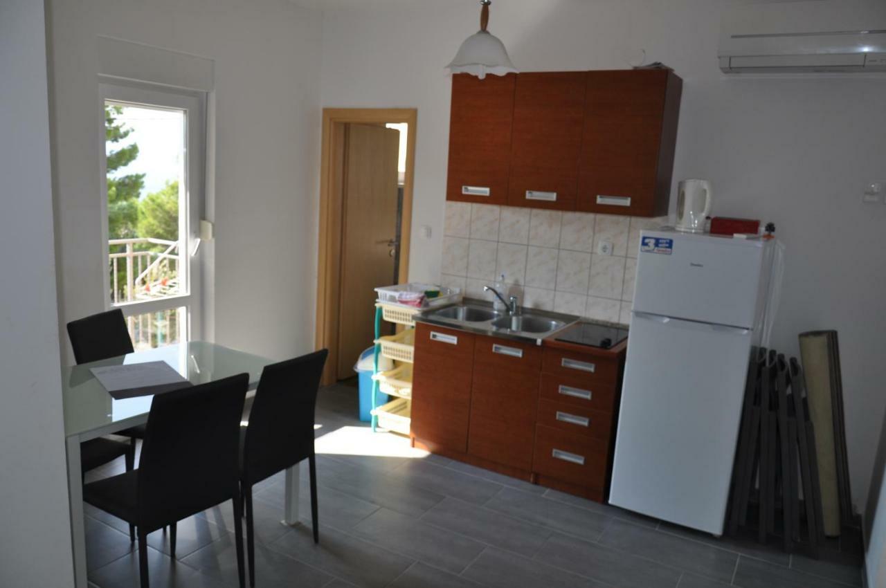 Batinic Apartmani Оміш Екстер'єр фото