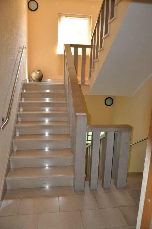 Batinic Apartmani Оміш Екстер'єр фото