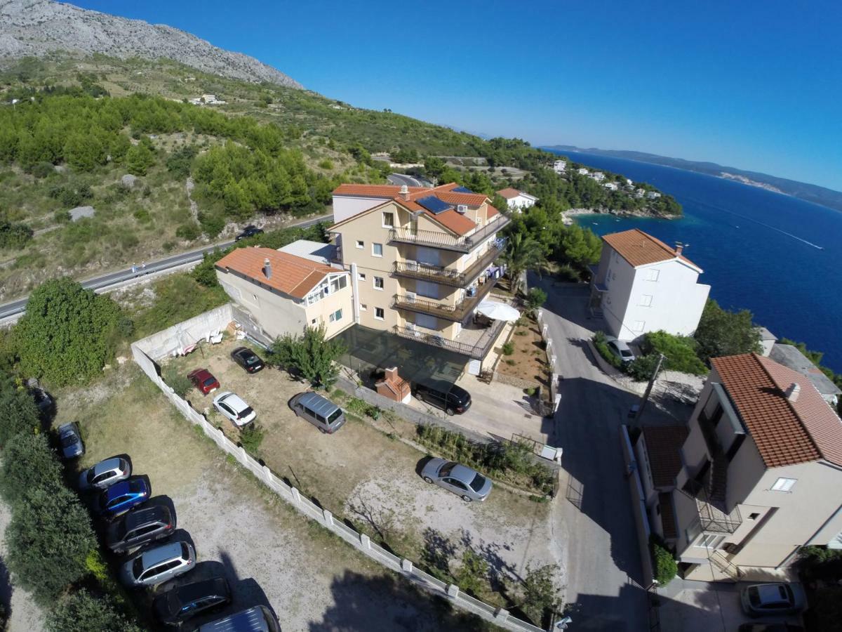 Batinic Apartmani Оміш Екстер'єр фото