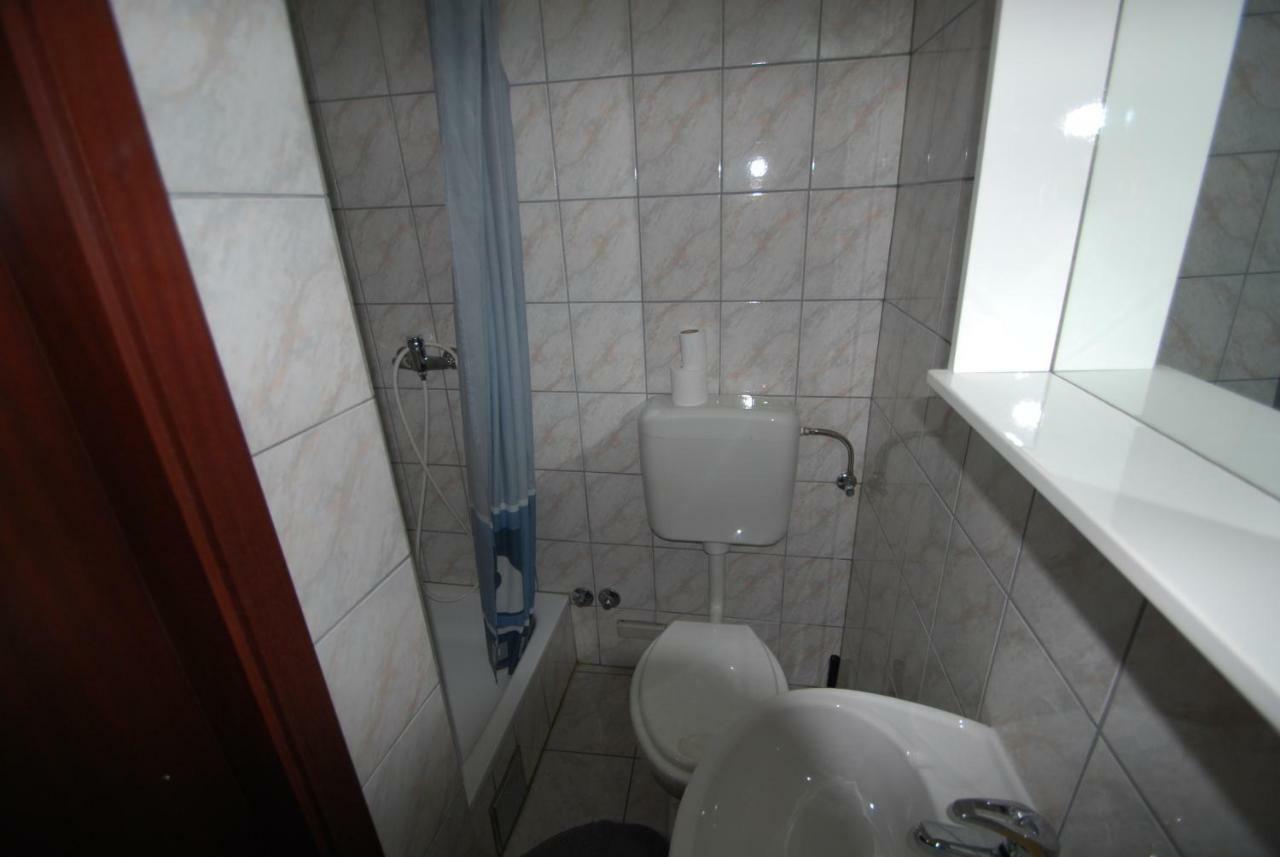 Batinic Apartmani Оміш Екстер'єр фото