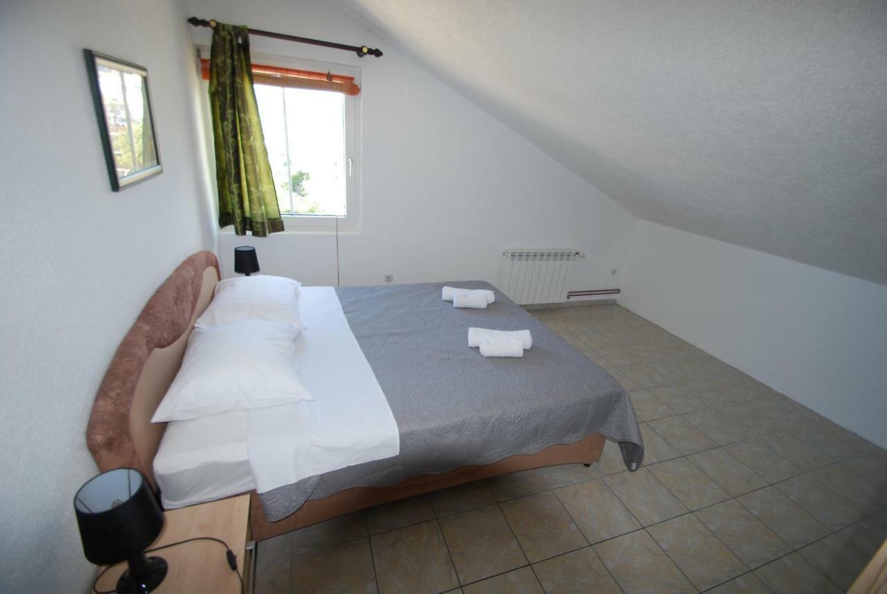 Batinic Apartmani Оміш Екстер'єр фото