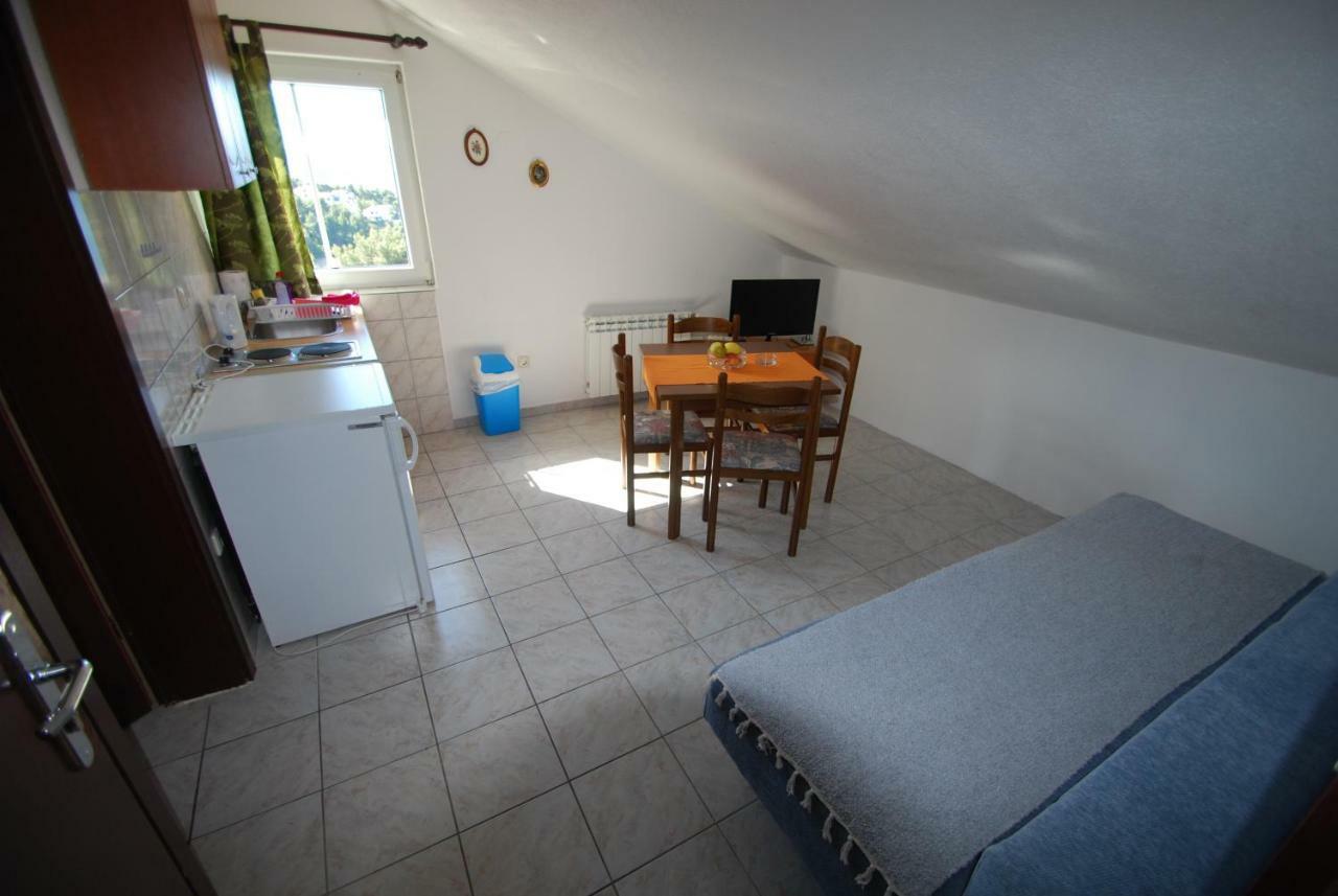 Batinic Apartmani Оміш Екстер'єр фото