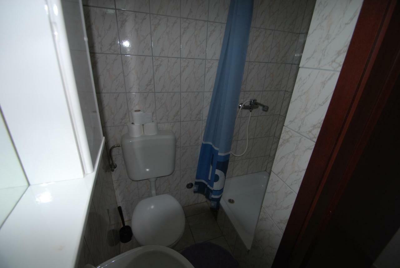 Batinic Apartmani Оміш Екстер'єр фото