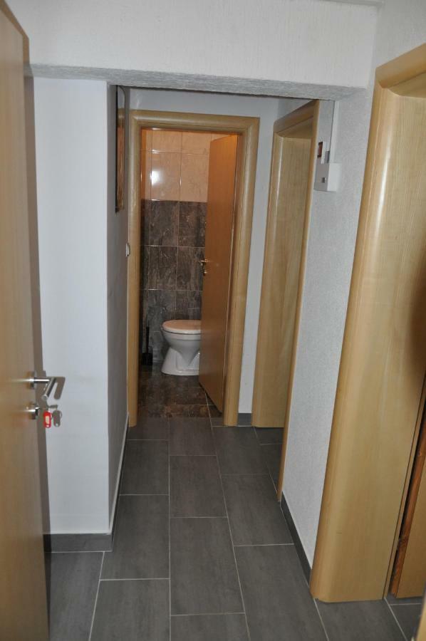 Batinic Apartmani Оміш Екстер'єр фото