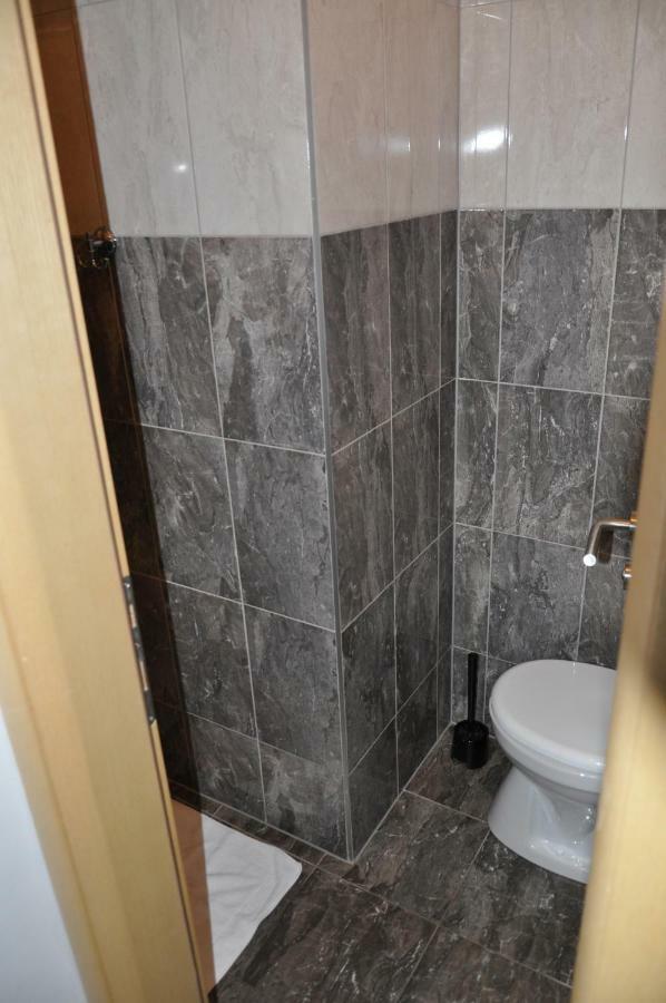 Batinic Apartmani Оміш Екстер'єр фото